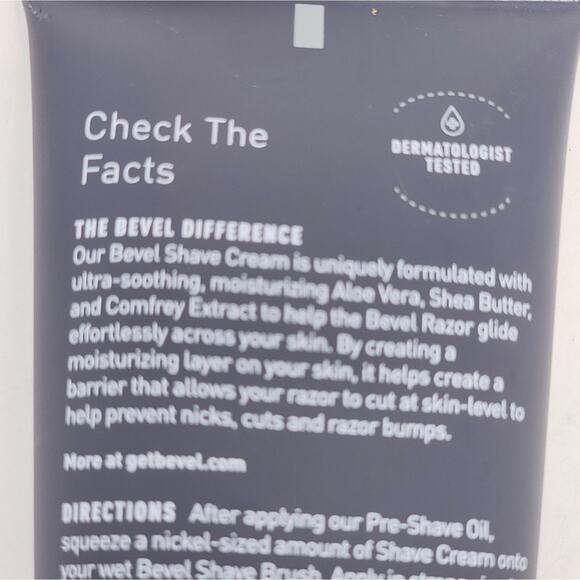 Bevel Shave Men's Shave Cream Ultra Moisturizing Aloe Vera Shea Butter New 4 oz. - Picture 4 of 6